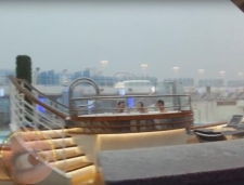 Jacuzzing bajo la lluvia